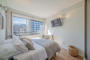 2 bedrooms, desk, iron/ironing board, WiFi - Visit Vitacura for an Unforgettable Stay (Santiago)