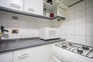 Fridge, microwave, oven, stovetop - Spectacular Views from a Modern Apartment (Las Condes)