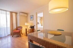 Dining - Your Stylish Urban Escape by Costanera Center (Las Condes)