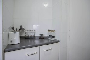 Interior - Stylish 1BR in Las Condes w/Pool and Free Parking (Las Condes)