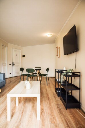Dining - Chic 1BR Flat near Costanera Center | Stylish Stay (Las Condes)