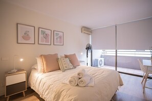 1 bedroom, desk, iron/ironing board, WiFi - Sophisticated Comfort Just Steps from Mall (Las Condes)