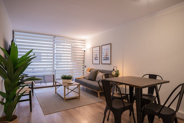 Interior - Sophisticated Comfort Just Steps from Mall (Las Condes)