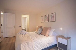 1 bedroom, desk, iron/ironing board, WiFi