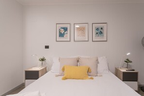 2 Schlafzimmer, Schreibtisch, Bügeleisen/Bügelbrett, WLAN