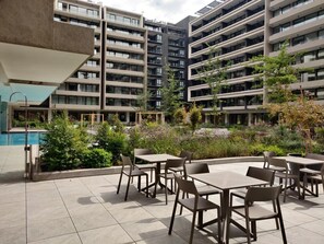 屋外ダイニングエリア