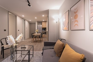 テレビ、書斎 / ワークスペース