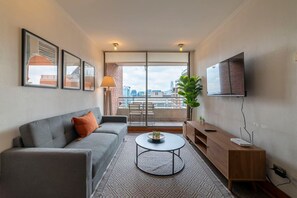 テレビ、書斎 / ワークスペース