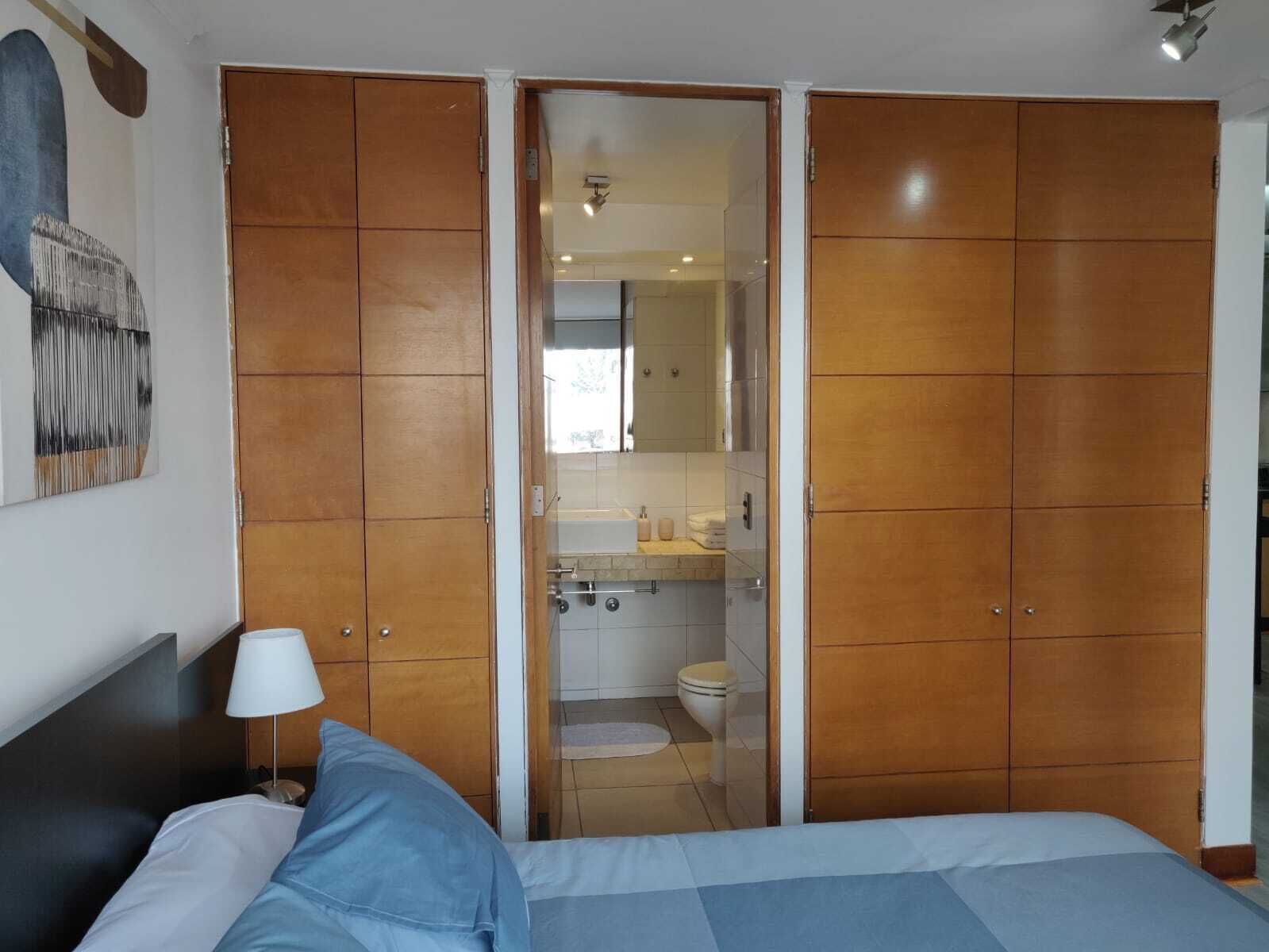 2 habitaciones, tabla de planchar con plancha, wifi y ropa de cama 