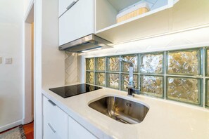 Fridge, microwave, stovetop, electric kettle