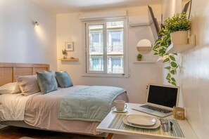 Desk, iron/ironing board, WiFi, bed sheets - Chic Urban Home in Santiago | Relax and Unwind (Providencia)