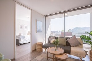 TV, offices - Discover the Best of Nunoa in a Relaxing Getaway (Ñuñoa)