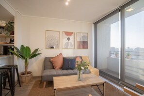 TV, offices - Explore the unique charm of Barrio Italia (Ñuñoa)