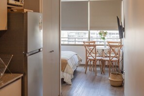 Iron/ironing board, WiFi, bed sheets - Chic Urban Retreat Near Trendy Barrio Italia (Ñuñoa)