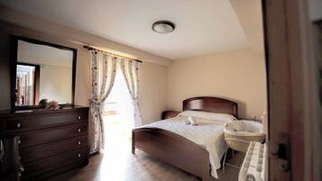 5 chambres, fer et planche Ă repasser, Wi-Fi, draps fournis