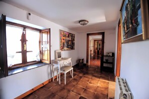 Interior - SABELIN HOUSE (SUESA)