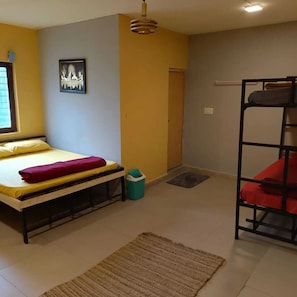 Free WiFi, bed sheets - Vattakanal Homestays (Kodaikanal)