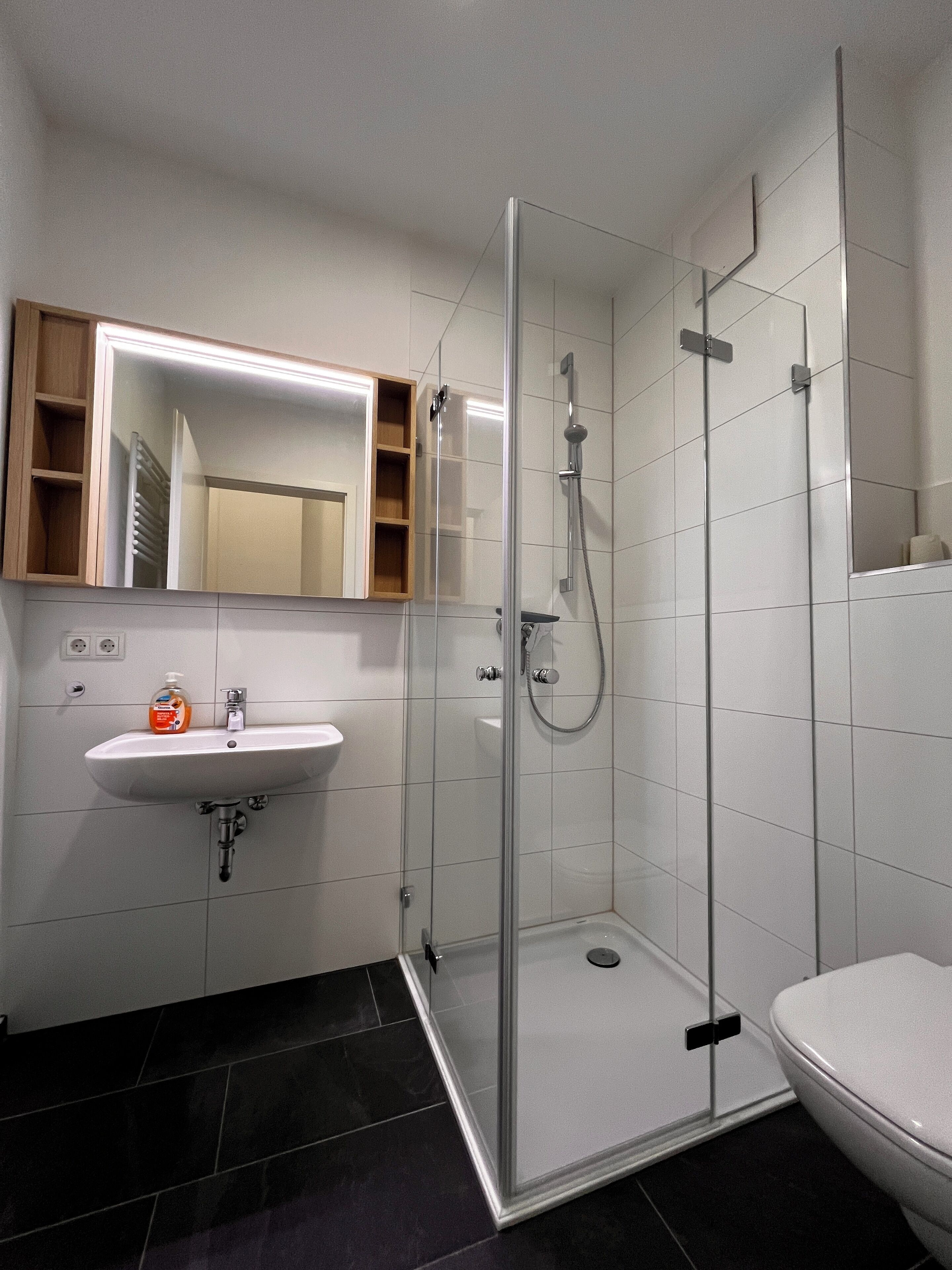 Handtücher, Seife, Toilettenpapier