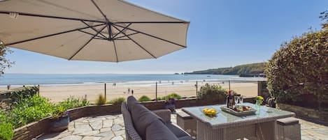 House (5 Bedrooms) | Front of property
