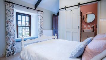 3 bedrooms, premium bedding, bed sheets