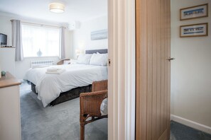 2 bedrooms, premium bedding, bed sheets - Clover Cottage - 2 Bedroom Cottage - Begelly (Kilgetty)