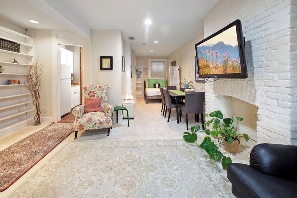 1 bedroom, iron/ironing board, travel crib, WiFi