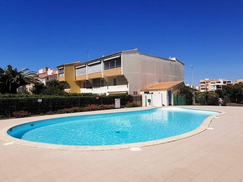T2 Cab, 4 Pers, Pool, Parking, Near Sea