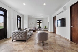 TV, offices - Castillo View | Spacious Penthouse with terrace! (San Juan)