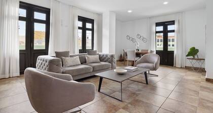 Castillo View | Spacious Penthouse with terrace!