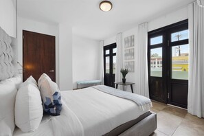 3 bedrooms, iron/ironing board, travel crib, WiFi - Castillo View | Spacious Penthouse with terrace! (San Juan)