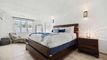 4 bedrooms, desk, iron/ironing board, travel crib