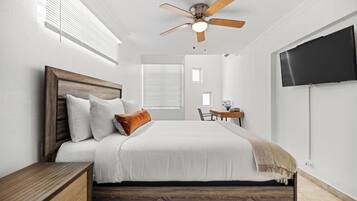 4 bedrooms, desk, iron/ironing board, travel crib