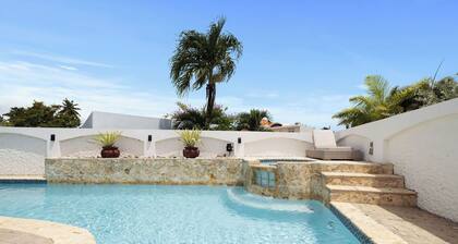 Enchanted Sunrise | Fun and Spacious w. Pool