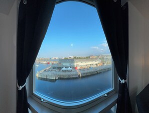 Interior - Tranquil Oasis surrounded by restaurants, shops, bars, and a multiplex cinema. (Chatham)