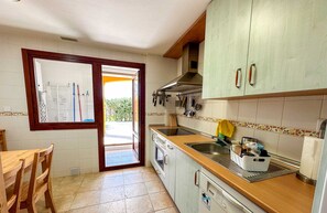 Frigorifero, microonde, forno, lavastoviglie