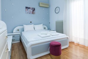 2 soverom, skrivebord, strykejern/-brett og wi-fi