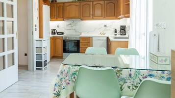 Kühlschrank, Ofen, Herdplatte, Geschirrspüler