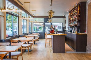 Bar (in der Unterkunft)