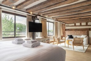 Lit parapluie, Wi-Fi, draps fournis