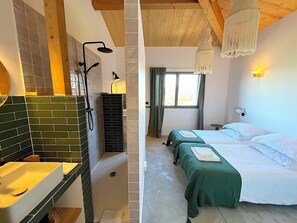 7 bedrooms, in-room safe, iron/ironing board, free WiFi