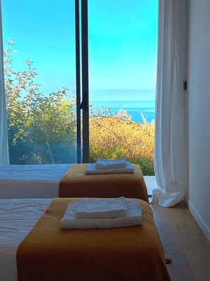 7 slaapkamers, een kluis op de kamer, een strijkplank/strijkijzer