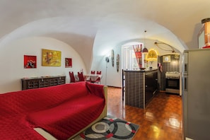 Apartment | Living area | 35-inch flat-screen TV with digital channels - Visconti Loft House by Wonderful Italy (Bari)