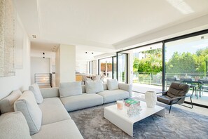 TV connectée, cheminée