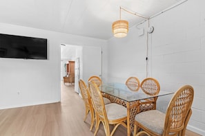 Dining - Oceanfront Condo on the Boardwalk (Ocean City)