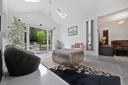 3 Bedroom Spacious Bungalow Sunningdale Lodge Ascot Racecourse
