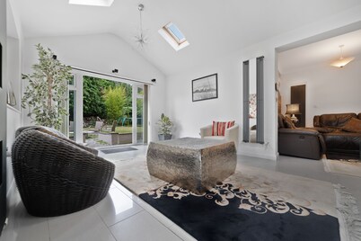 3 Bedroom Spacious Bungalow Sunningdale Lodge Ascot Racecourse