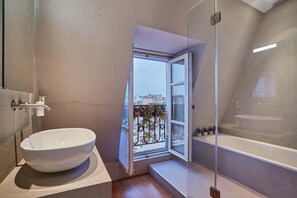 Shower, hair dryer, shampoo