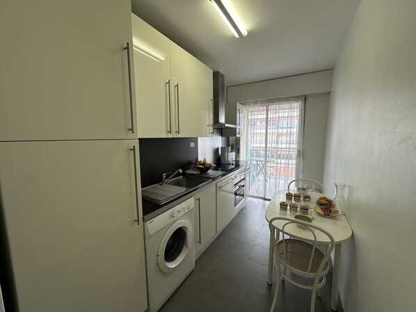 Fridge, microwave, oven, dishwasher