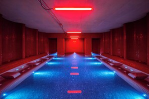 Indoor spa tub - Hotel Afisha (Tbilisi)