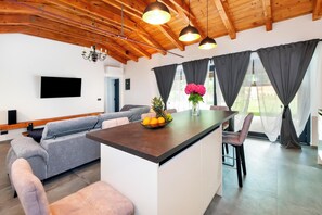 In-room dining - Holiday House La Gronda (Rovinj)